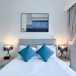 Luxurious 1B With Breathtaking Views Downtown